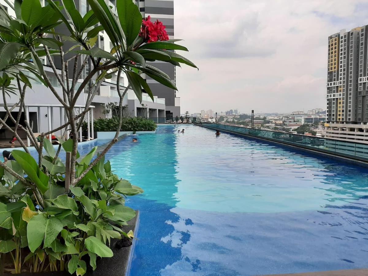 Apple Home 2 At Menara Simfoni, King Size Bed, Cheras, Nexflix, Wifi, Parking Seri Kembangan Dış mekan fotoğraf